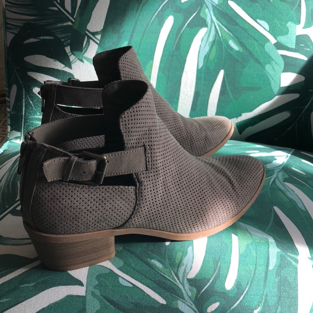 DV 7.5 Ankle Boot